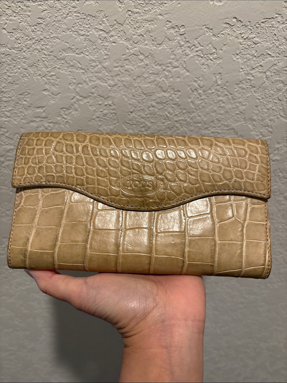 TOD’S Croc-Embossed Taupe Snap Wallet